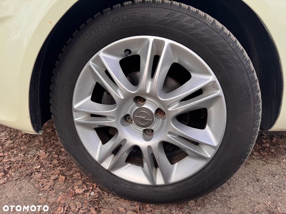 Opel Corsa 1.4 16V Cosmo - 14