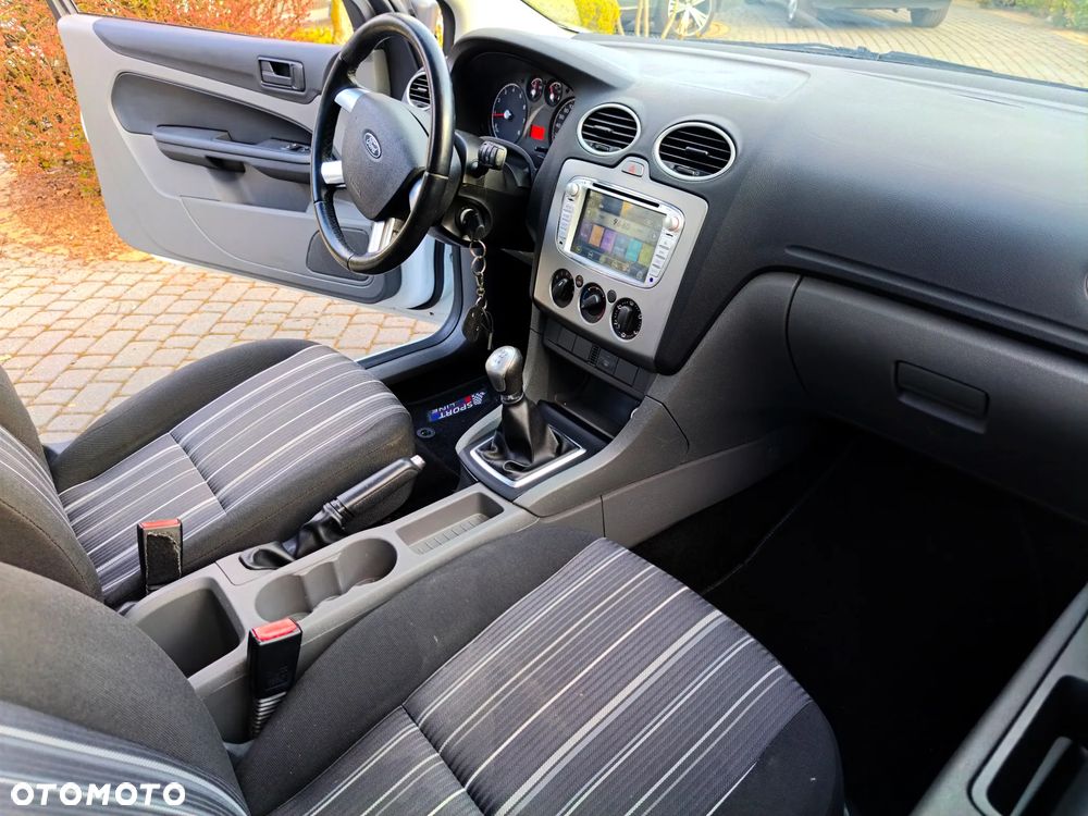 Ford Focus 1.4 16V Style+ - 31