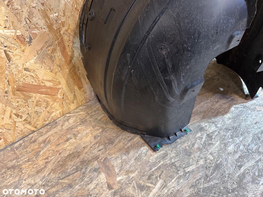 przednie lewe nadkole volvo ex30 - 2