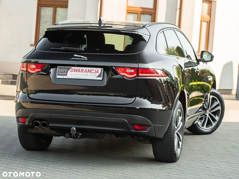 Jaguar F-Pace 2.0 i4D AWD R-Sport - 12