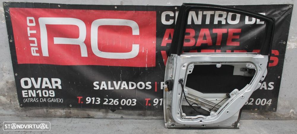 Porta de Trás do Lado Direito Volkswagen Passat de 1997 - 2