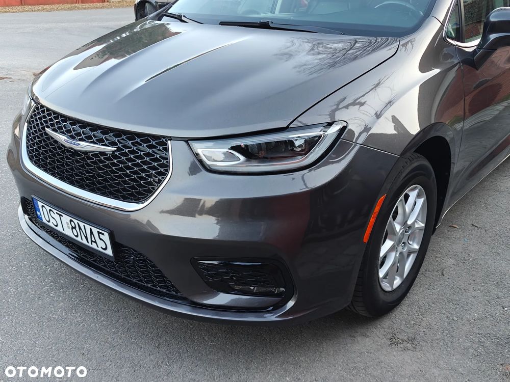Chrysler Pacifica - 12