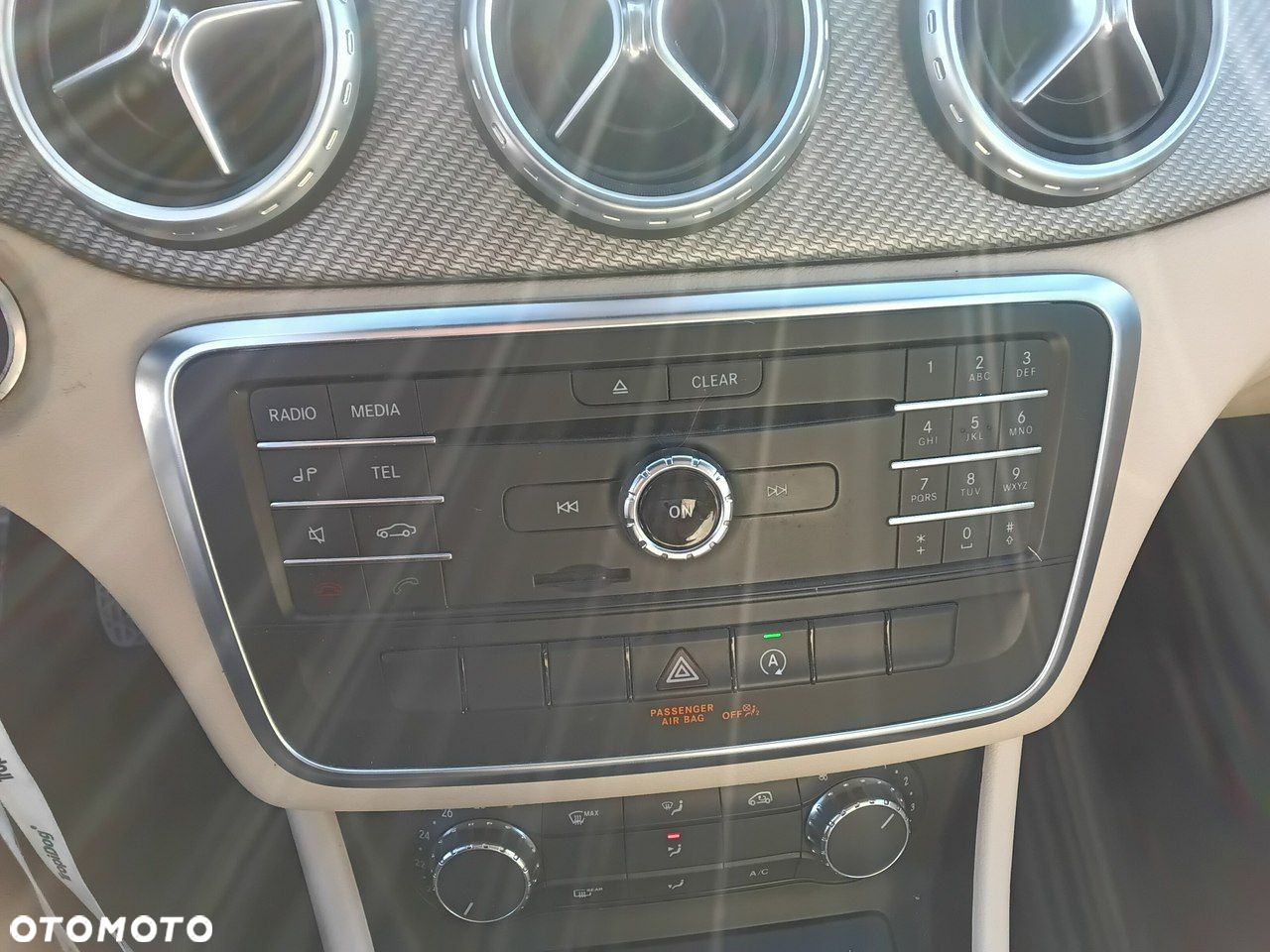 Mercedes-Benz GLA - 21
