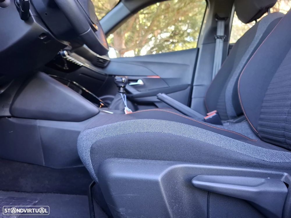 Peugeot 2008 1.2 PureTech Allure Pack - 25