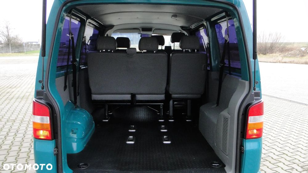 Volkswagen Transporter Shuttle L1 - 13