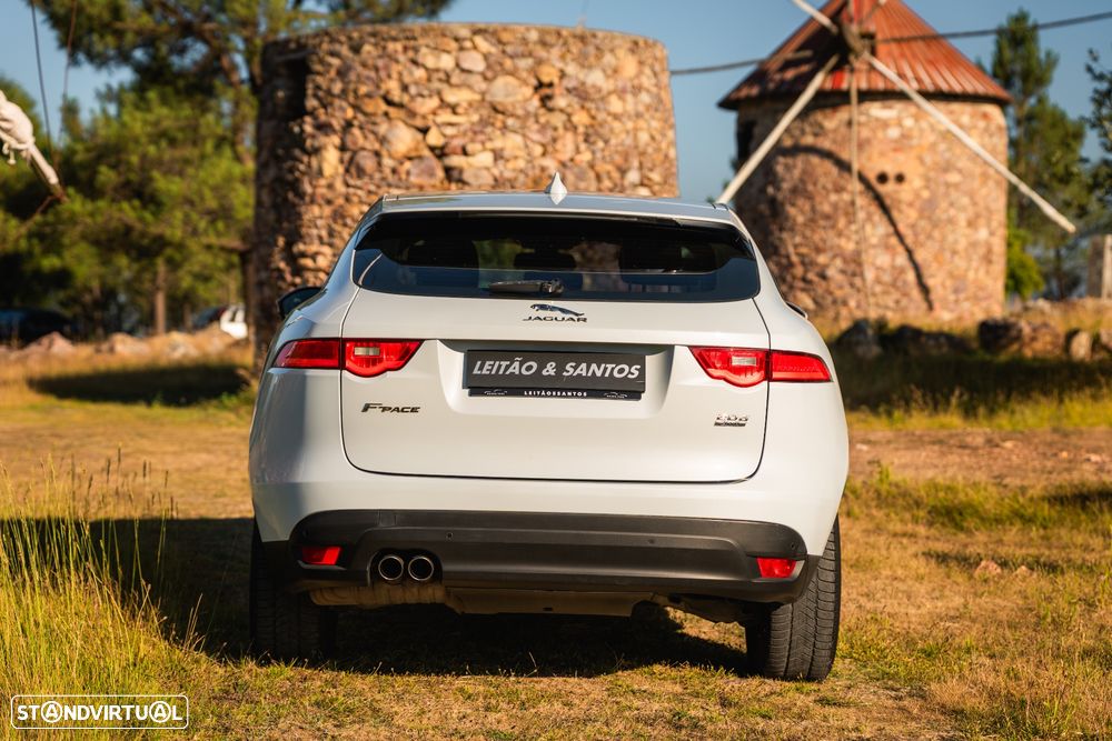 Jaguar F-Pace 2.0 i4D Pure - 48