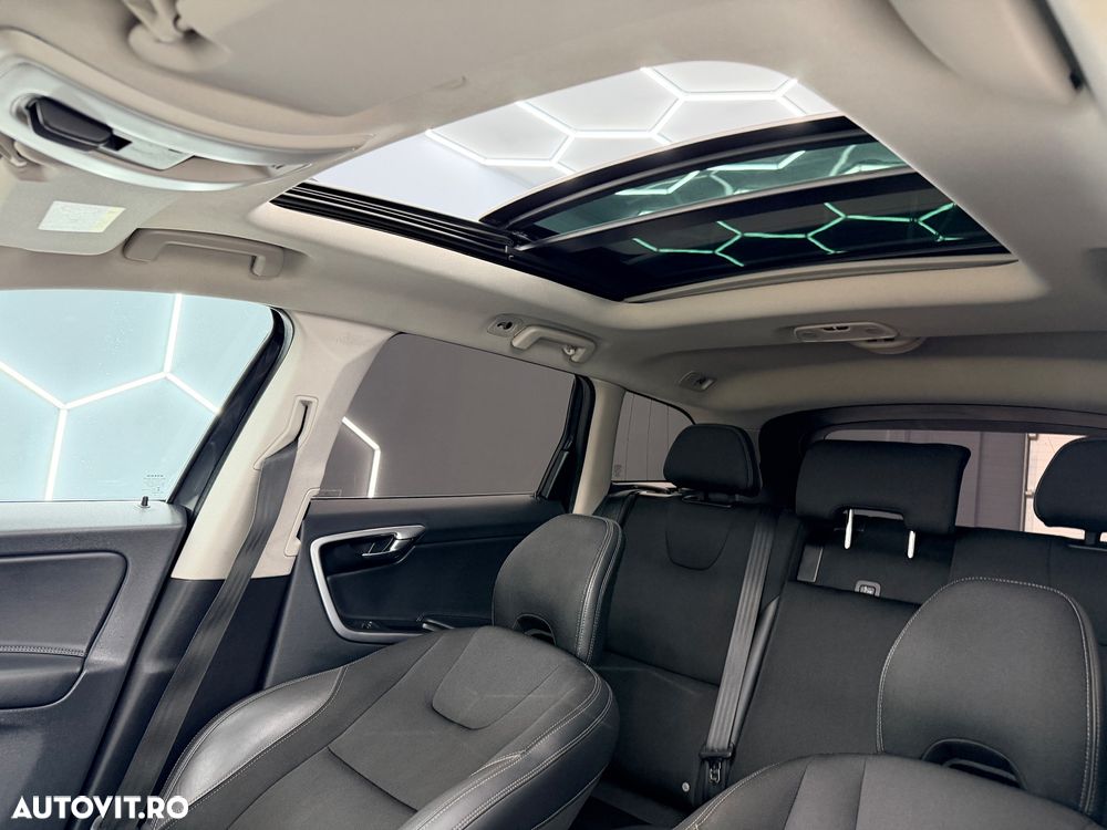 Volvo XC 60 D4 Momentum - 18