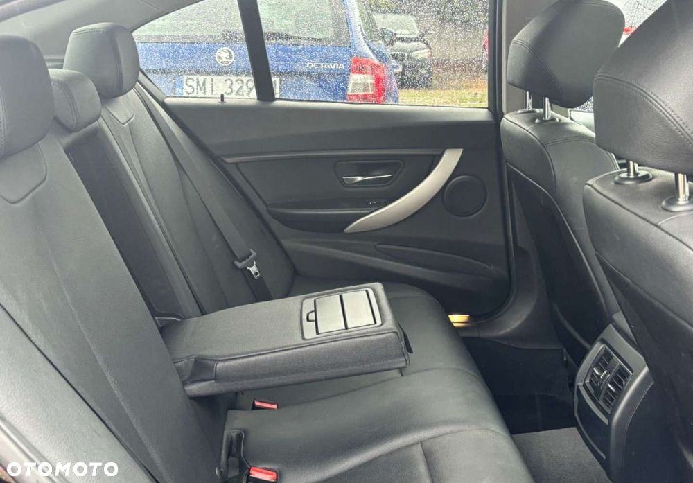 BMW Seria 3 - 22