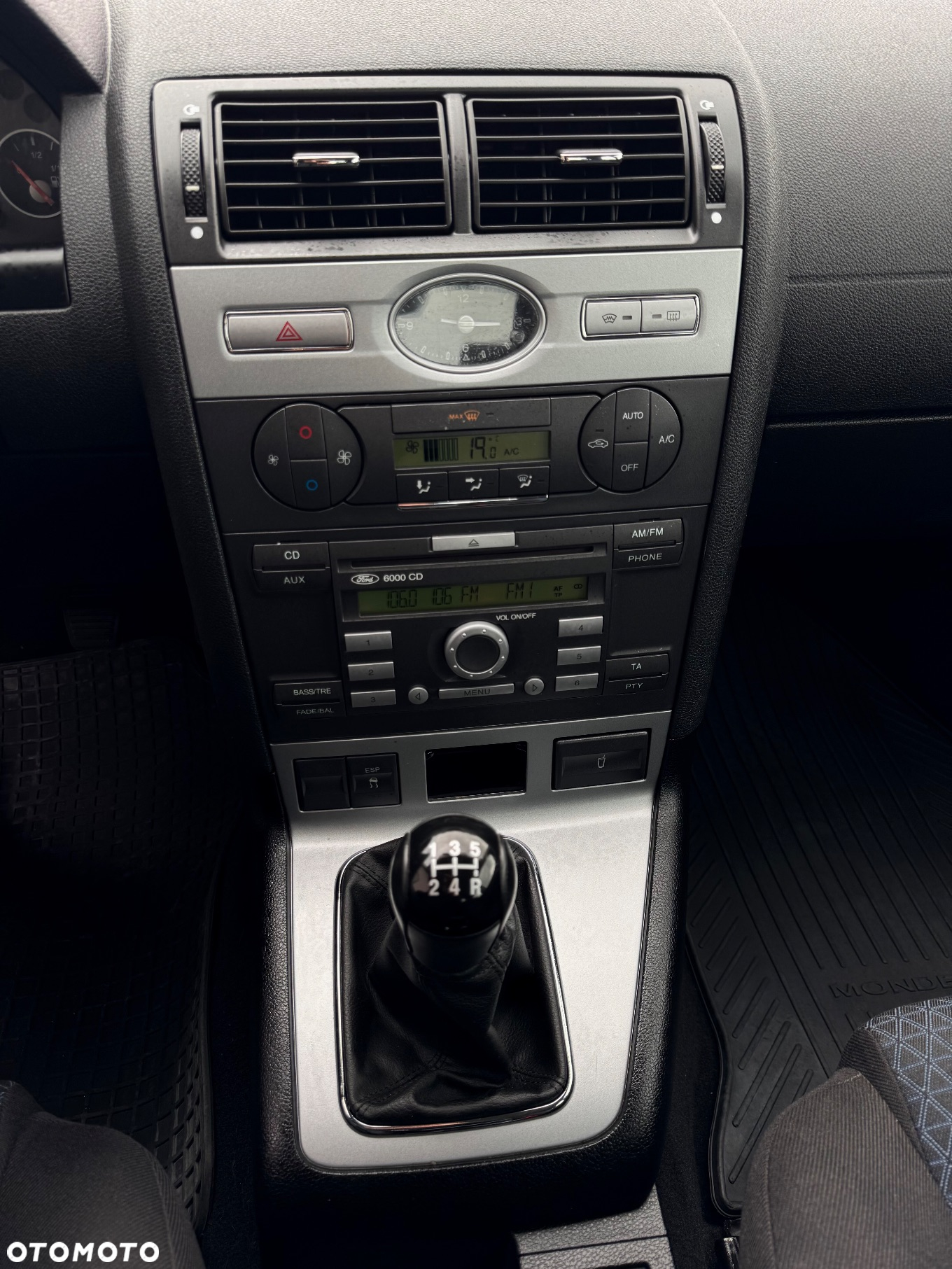 Ford Mondeo 1.8 X - 24