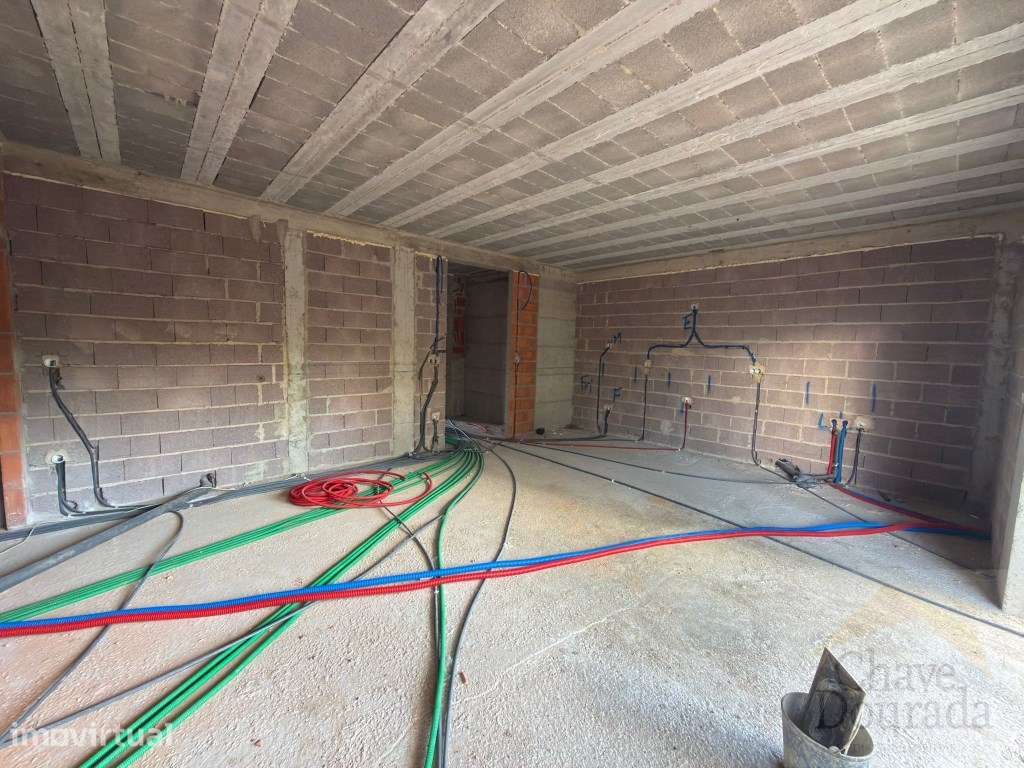 Apartamento T3+1 com garagem, na Mealhada - Grande imagem: 5/22