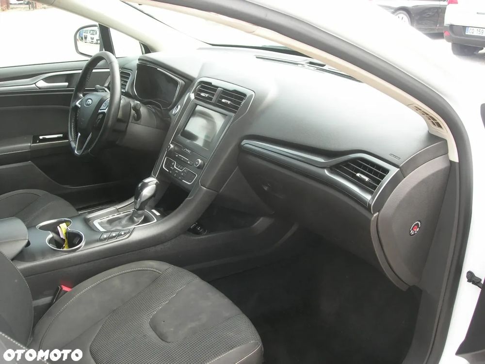 Ford Mondeo 2.0 Hybrid Trend - 23