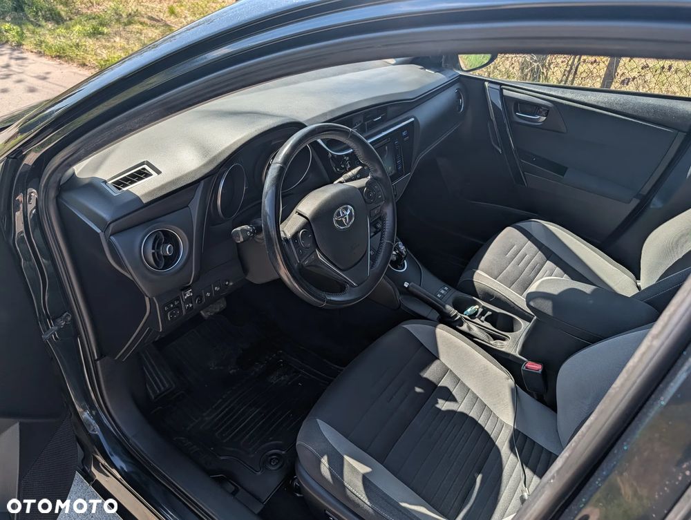 Toyota Auris Hybrid 135 Prestige - 10