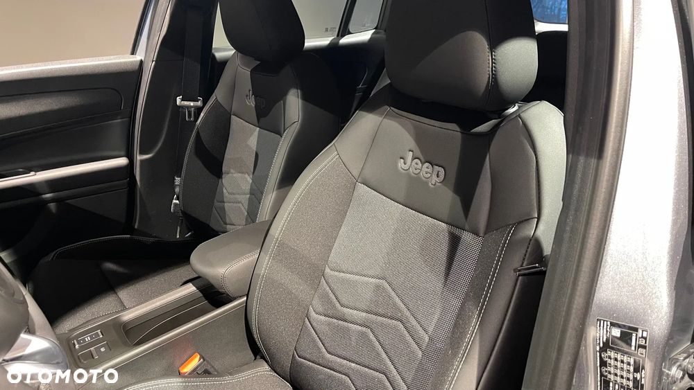Jeep Avenger 1.2 T3 mHEV Altitude FWD eDCT6 - 6