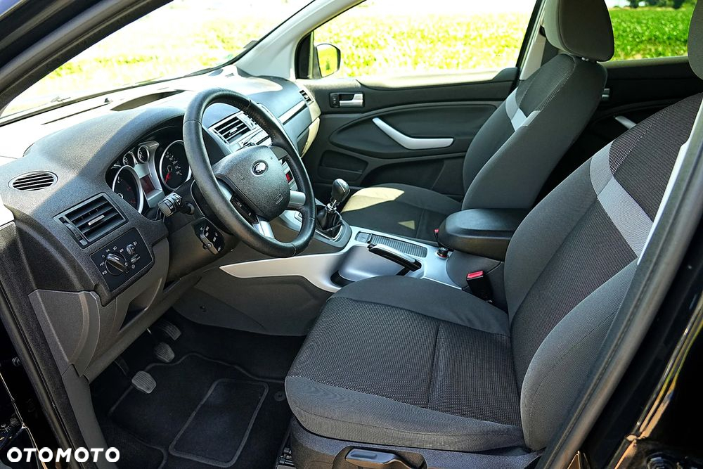 Ford Kuga 2.0 TDCi 4x4 Titanium - 17