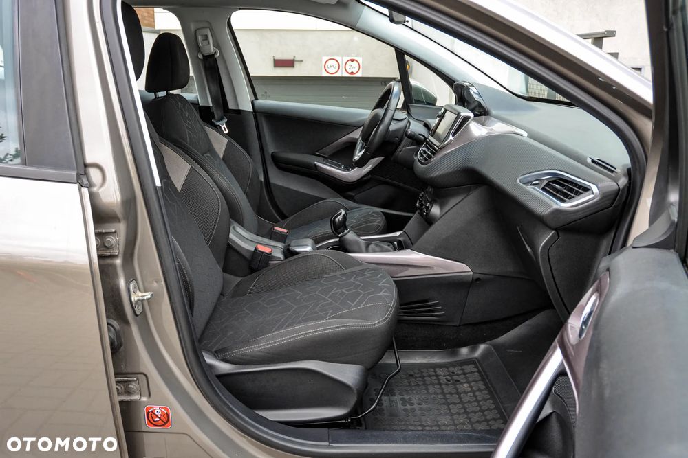 Peugeot 2008 - 11