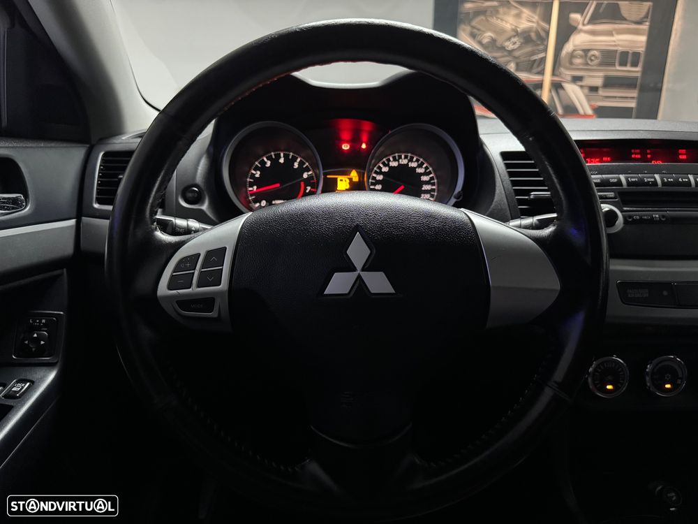 Mitsubishi Lancer Sportback 1.6 Invite Black Edition ClearTec - 7