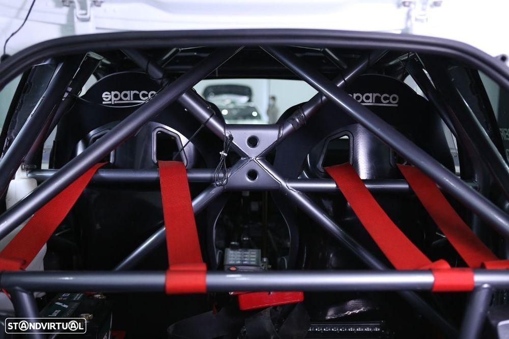 Peugeot 208 - 40