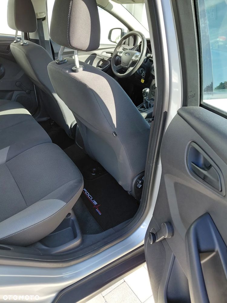 Ford Focus 1.0 EcoBoost Ambiente - 17
