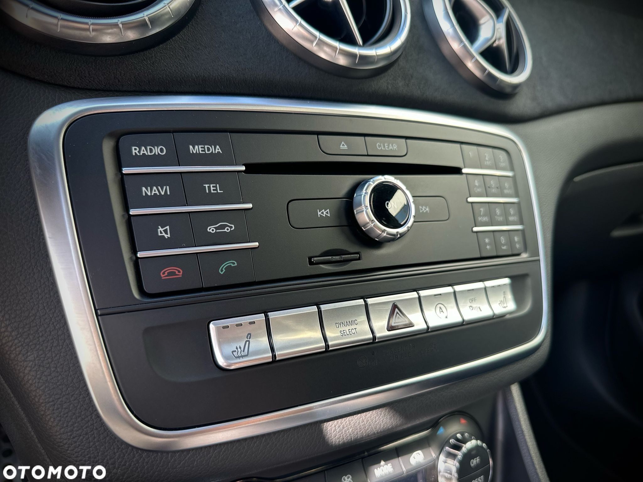 Mercedes-Benz CLA 200 7G-DCT AMG Line - 20