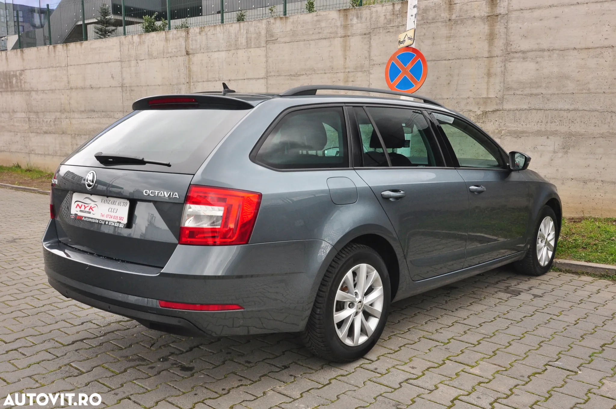 Skoda Octavia Combi Diesel 2.0 TDI Ambition - 3