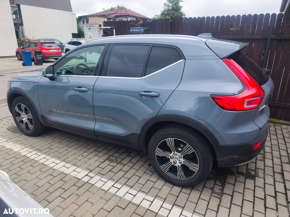 Volvo XC 40 B4 AT8 AWD Mild Hybrid Momentum Pro - 2