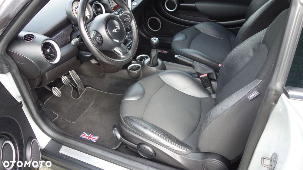 MINI Cooper S - 16