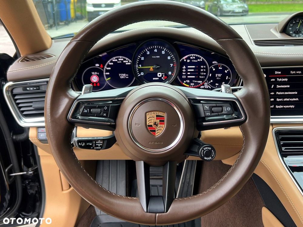 Porsche Panamera - 18