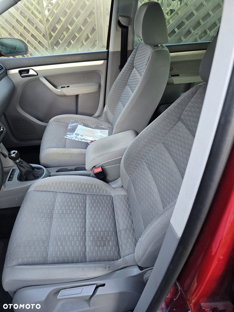 Volkswagen Touran - 13