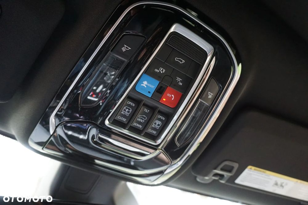 Jeep Grand Cherokee - 30