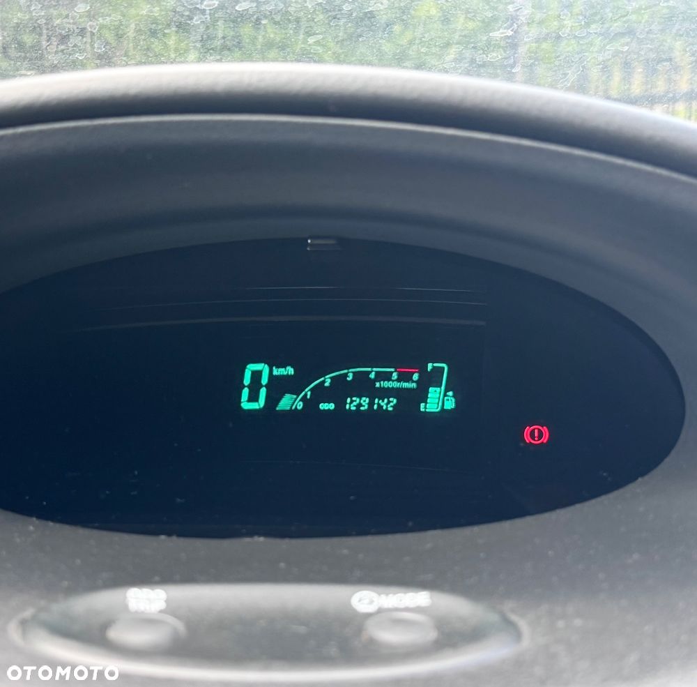 Toyota Yaris - 10