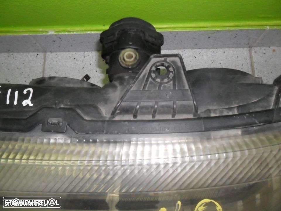 Farol Xénon Esquerdo Renault Laguna - 2001 / 2005 - F112 - 4