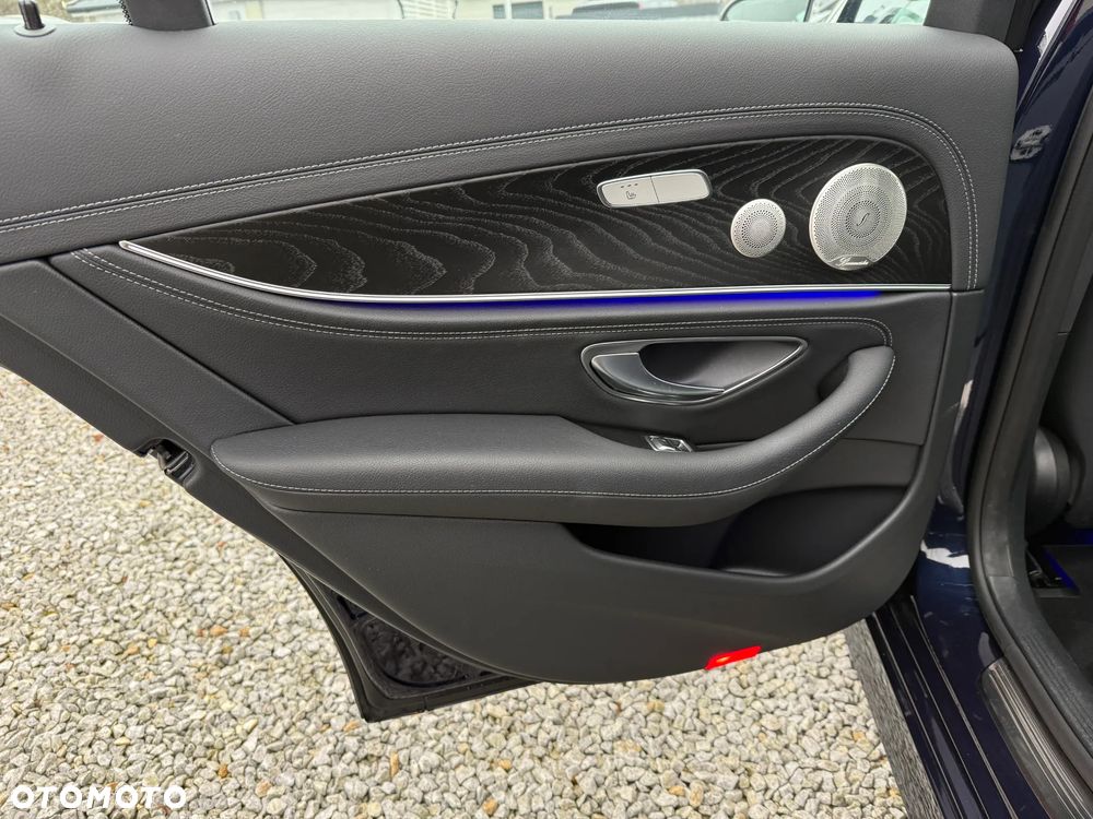 Mercedes-Benz Klasa E 300 de PHEV 4-Matic AMG 9G-Tronic - 28