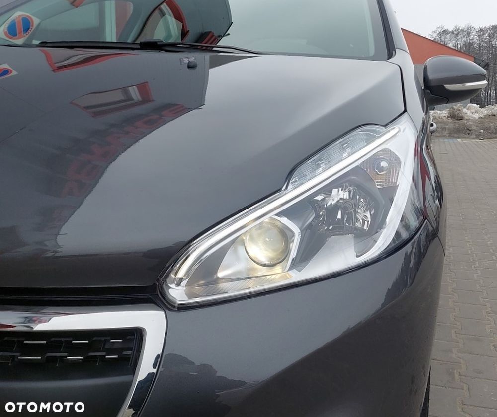 Peugeot 208 - 12