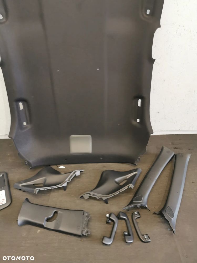 Toyota Yaris IV 4 5D podsufitka czarna - 4