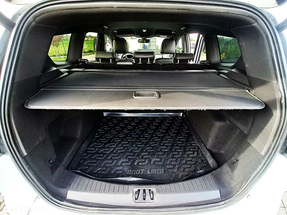 Ford Kuga 2.0 TDCi 2x4 ST-Line - 27