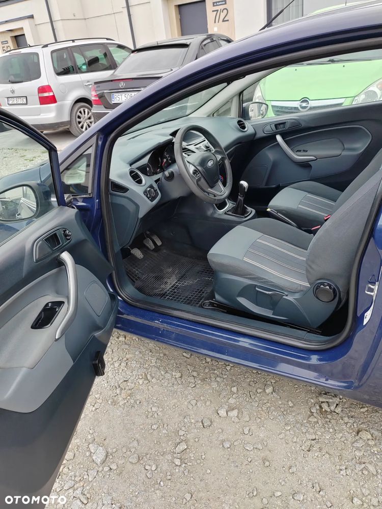 Ford Fiesta 1.25 Ambiente - 2