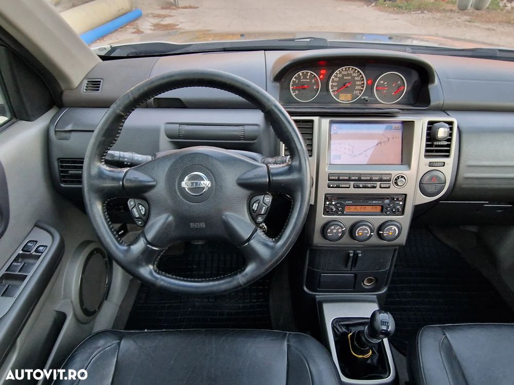 Nissan X-Trail 2.2 dCi 4x4 DPF Elegance - 12