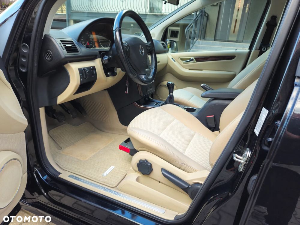 Mercedes-Benz Klasa A 180 CDI Elegance - 38