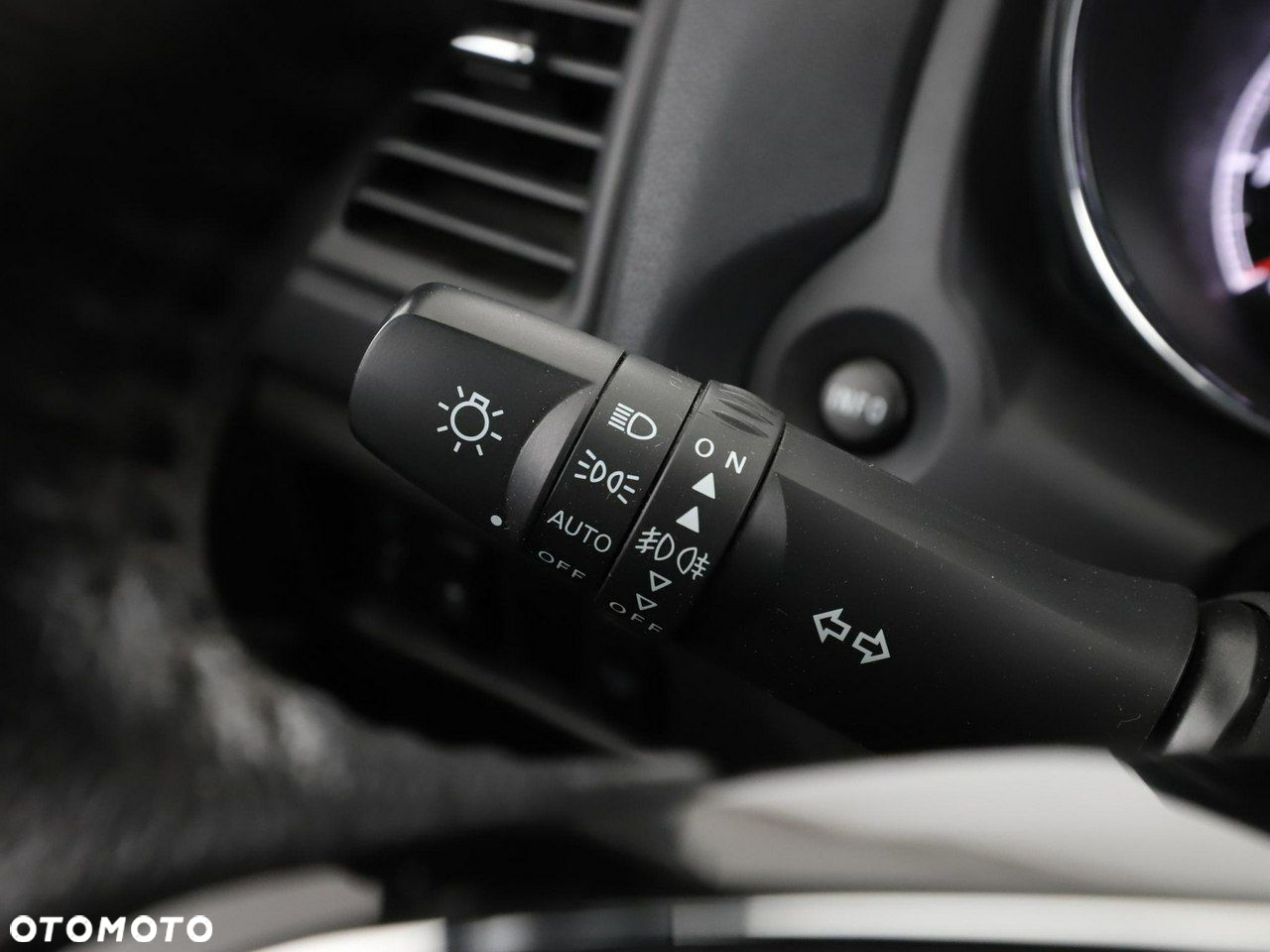 Mitsubishi ASX 1.6 2WD Diamant Edition - 29