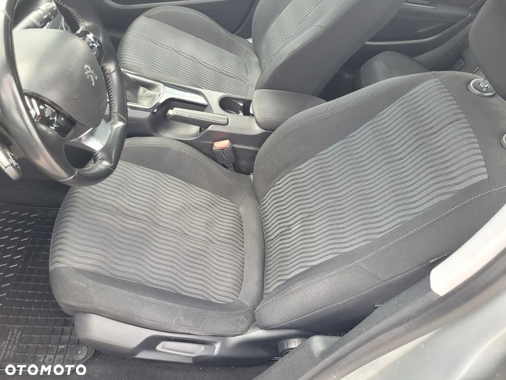 Peugeot 308 - 13