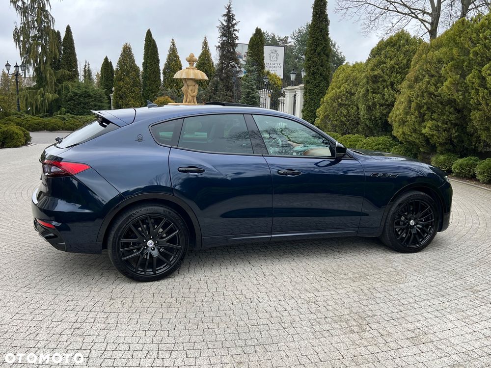 Maserati Levante - 10