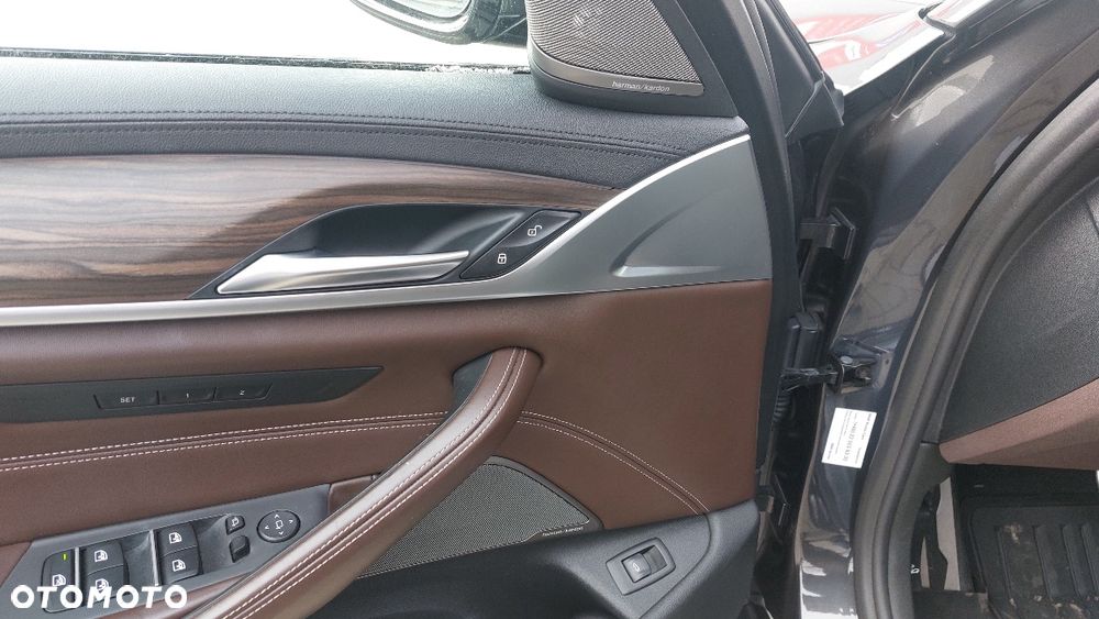 BMW Seria 5 540i xDrive Luxury Line - 14