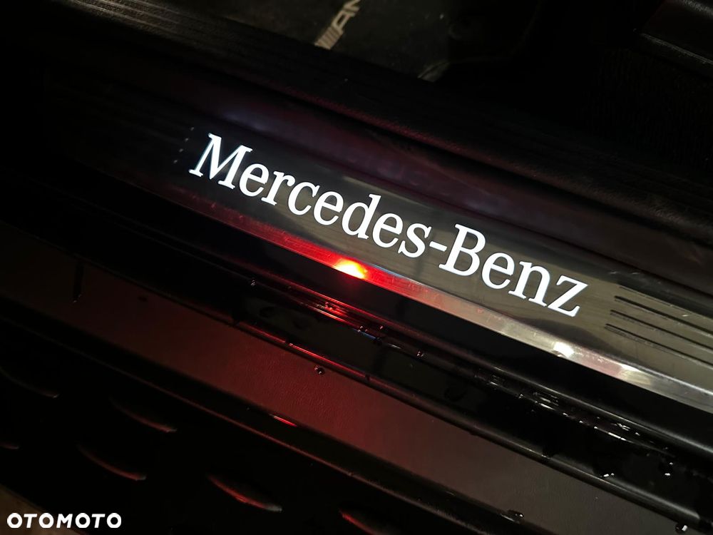 Mercedes-Benz GLC 300 4Matic 9G-TRONIC AMG Line Plus - 15