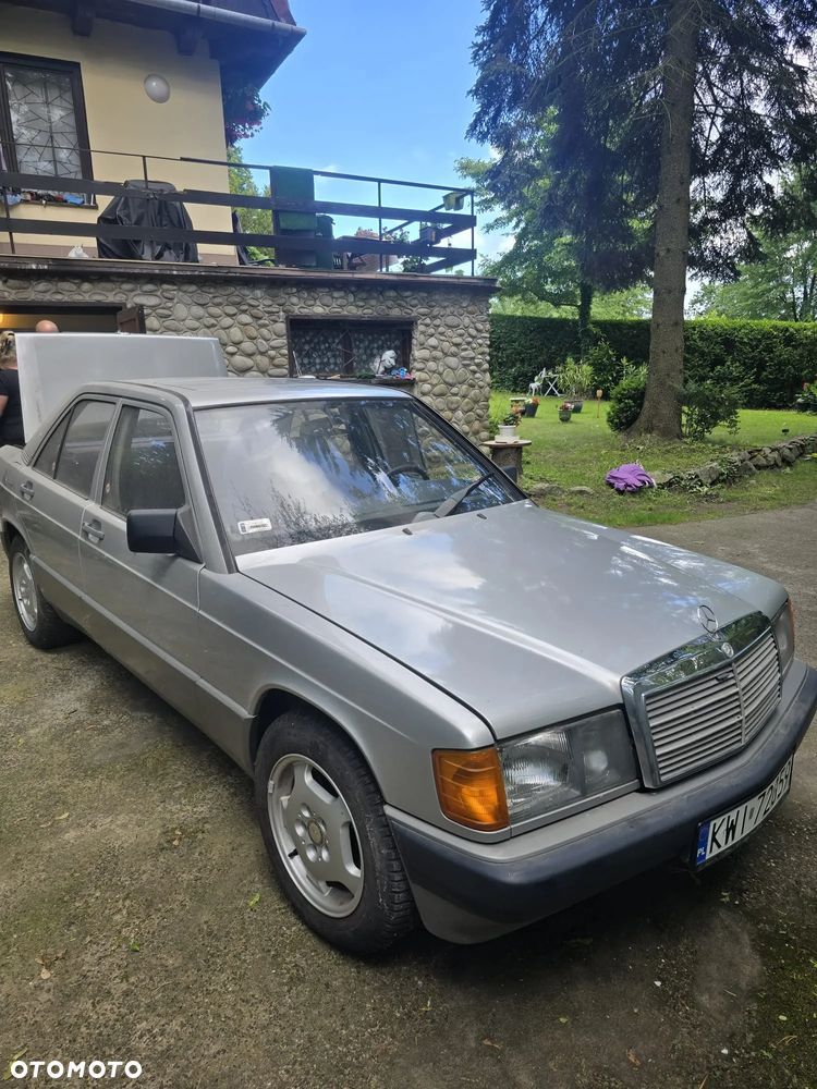 Mercedes-Benz W201 (190) - 3