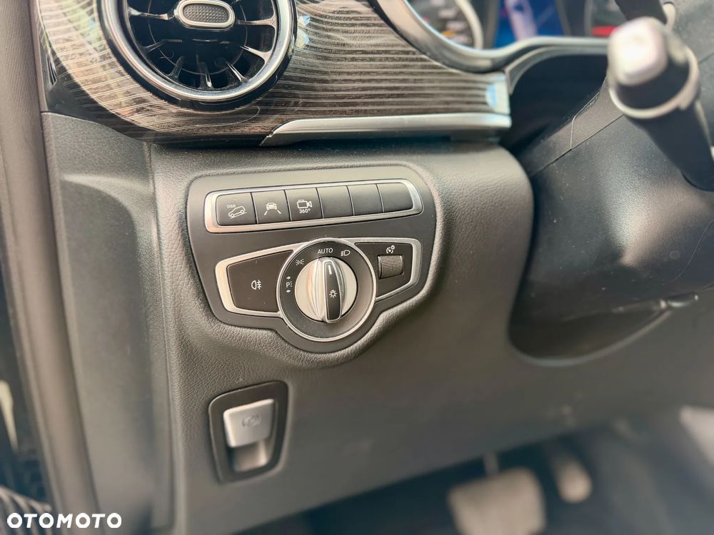 Mercedes-Benz Klasa V 300 d 4-Matic Avantgarde 9G-Tronic (d³ugi) - 17