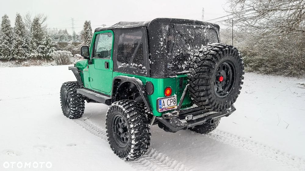 Jeep Wrangler - 5