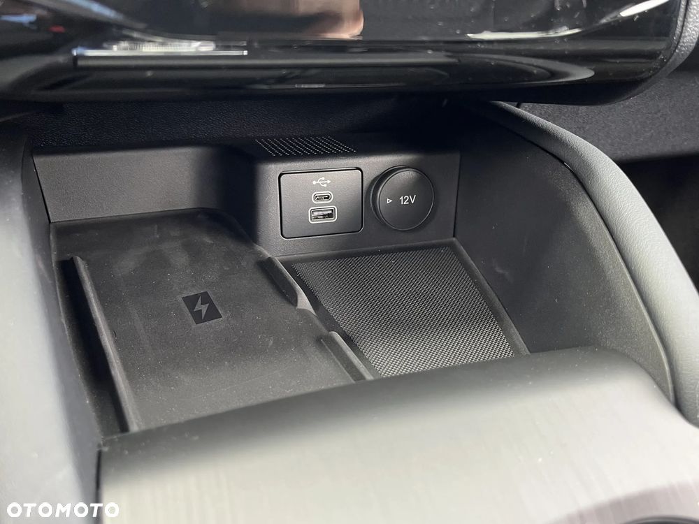 Ford Kuga 2.5 FHEV FWD Titanium eCVT - 23