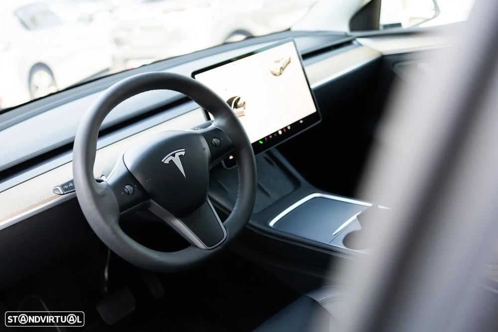 Tesla Model Y Standard - 3