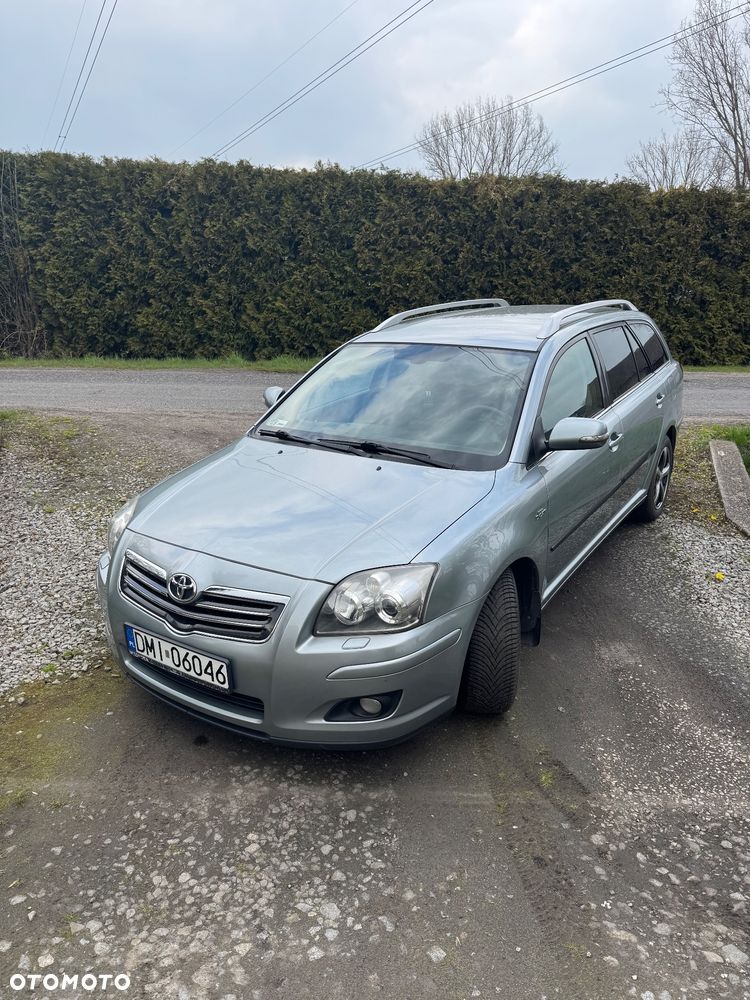 Toyota Avensis 2.2 D-CAT Sol plus NAVI - 1