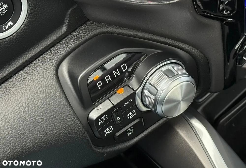 RAM 1500 5.7 Crew Cab Laramie - 10